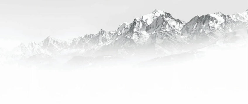 Papier peint Mont Blanc dans la brume noir et blanc