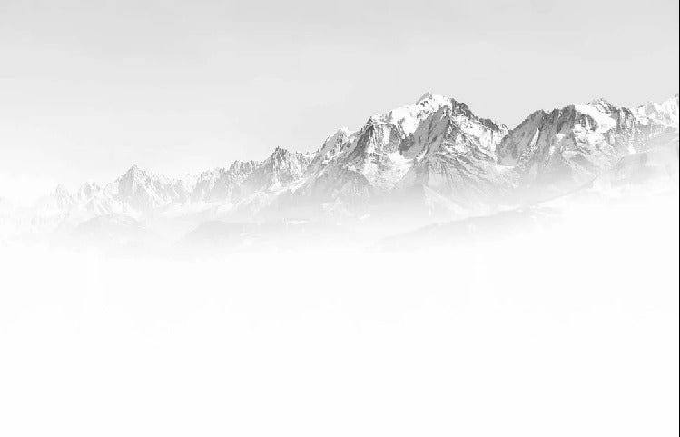 Papier peint Mont Blanc dans la brume noir et blanc