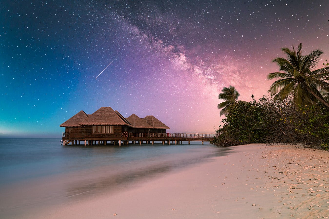 Papier peint photo plage paradisiaque féérique, mural concept, tendance