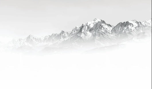 Papier peint Mont Blanc dans la brume noir et blanc