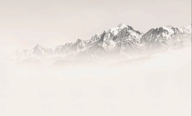 Papier peint Mont Blanc dans la brume sépia