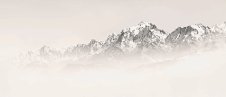 Papier peint Mont Blanc dans la brume sépia - Muralconcept