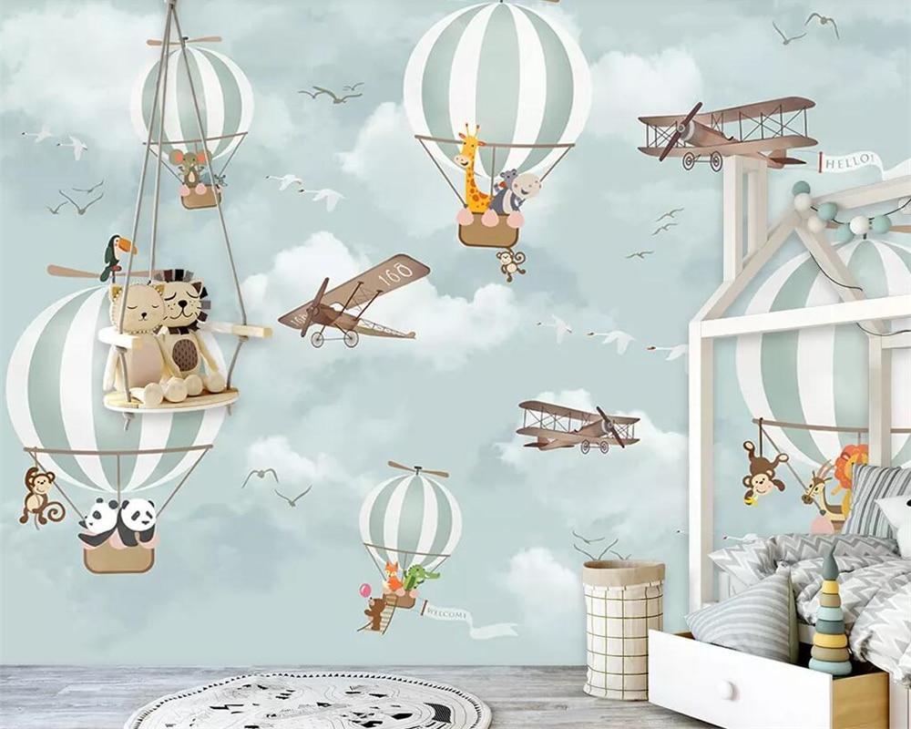 Animals in hot air balloon wallpaper